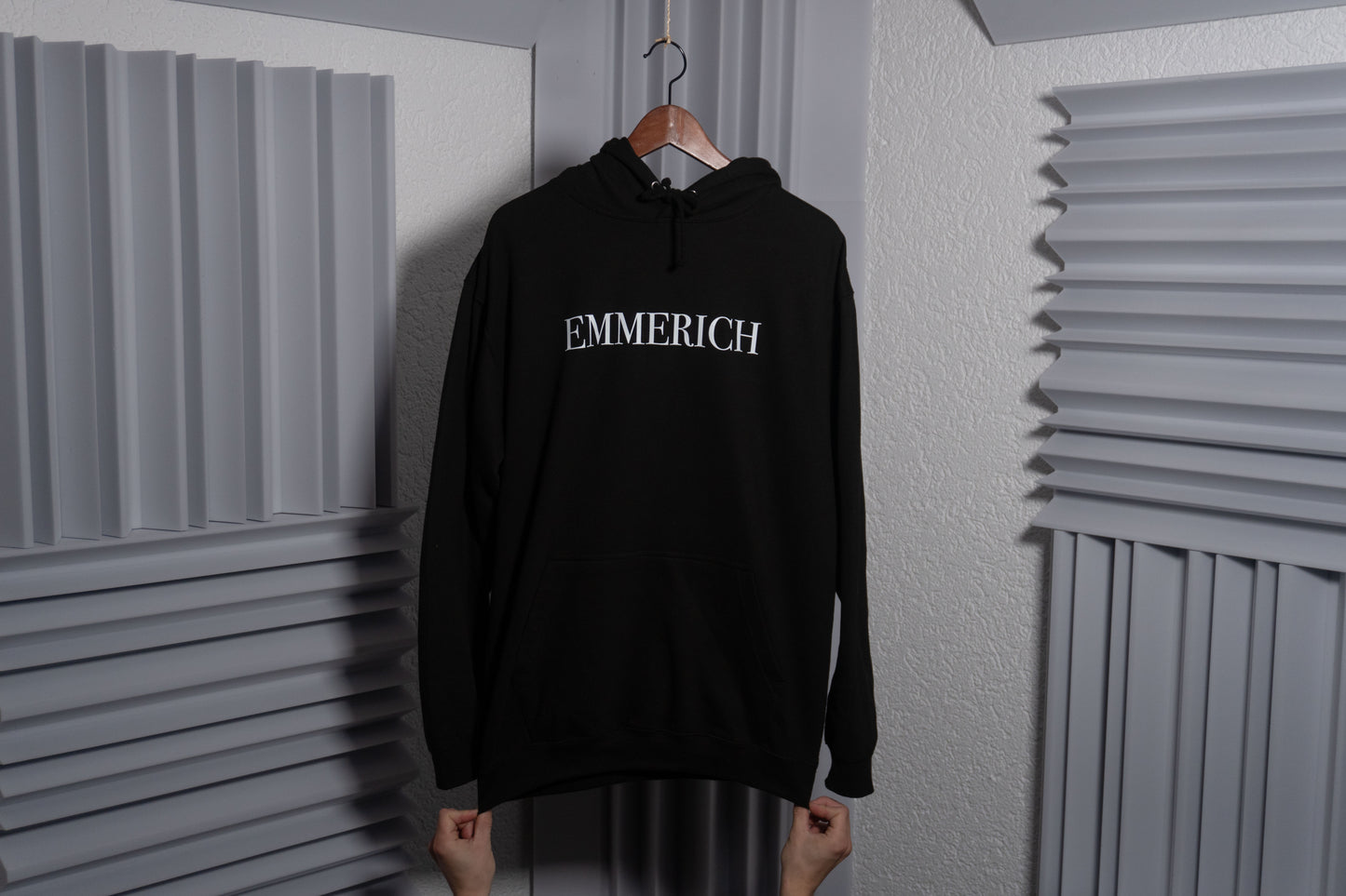 EMMERICH LOGO HOODIE WHITE PRINT